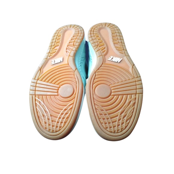 Nike Air Royalty MD LT VT NRG Sneakers women's Sz. 7 - Picture 3 of 7